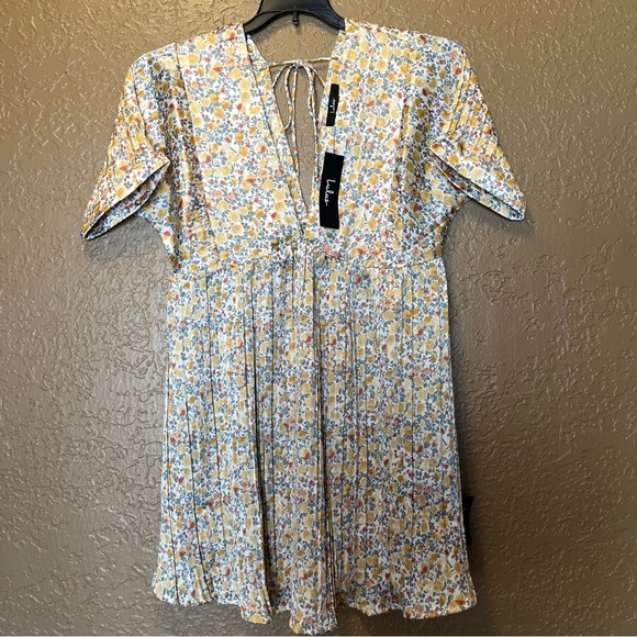NWT Lulus Satin Express Yourself White Yellow Blue Floral Print Babydoll Dress - Picture 8 of 10